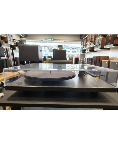 Rega P3-24  2-Speed Belt-Drive Turntable With Exact Cartridge Made In UK (PL)