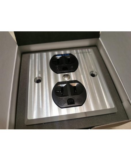 Furutech GTXC-D NCF(R) + FP-BA-01D Receptacle + Wall Plate