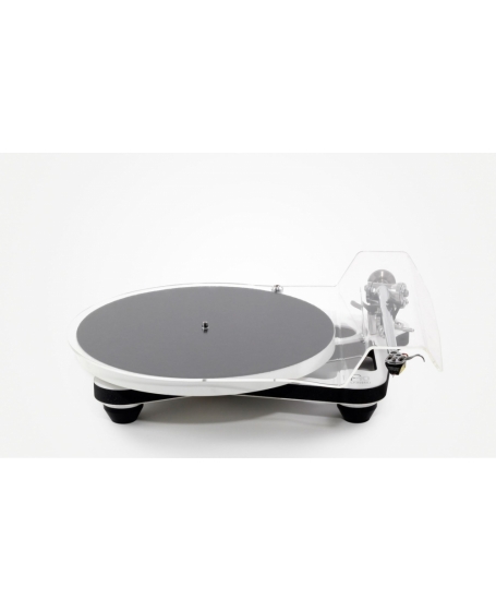 Rega Planar 10 Turntable With PL10 PSU Made In England ( Without Cartridge)