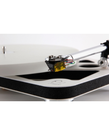 Rega Planar 10 Turntable With PL10 PSU Made In England ( Without Cartridge)