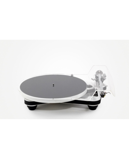 Rega Planar 10 Turntable Apheta 3 With PL10 PSU Made In England