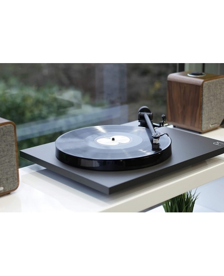 Rega Planar 1 Plus Matt Finish Turntable Made In England (DU)