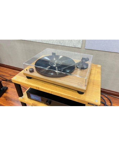 Audio-Technica AT-LPW40WN Fully Manual Belt-Drive Turntable (PL)