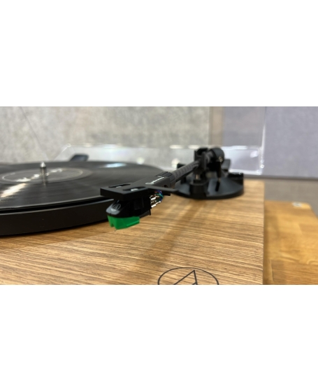 Audio-Technica AT-LPW40WN Fully Manual Belt-Drive Turntable (PL)