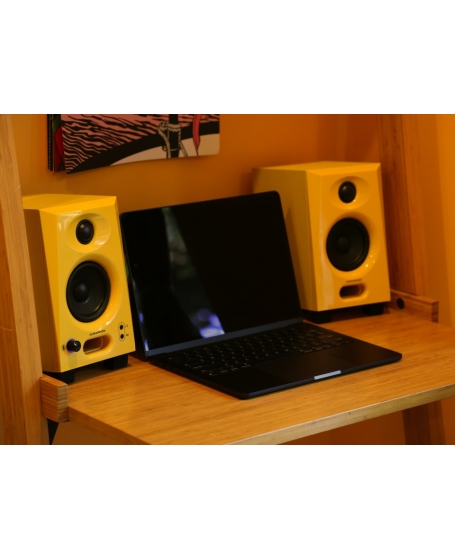 Auraphon Audio PS3 Powered Bookshelf Speaker