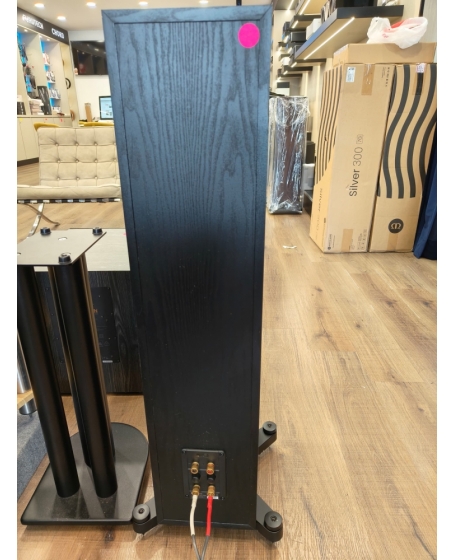 KEF Q700 Floorstanding Speaker with Grille (PL)