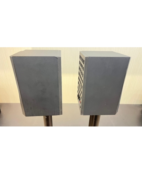 Bowers & Wilkins DM 302 Bookshelf Speakers Made in England (PL)